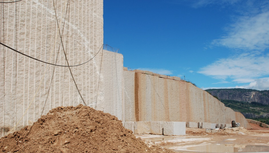 Giallo_Ornamentale_Quarry_10