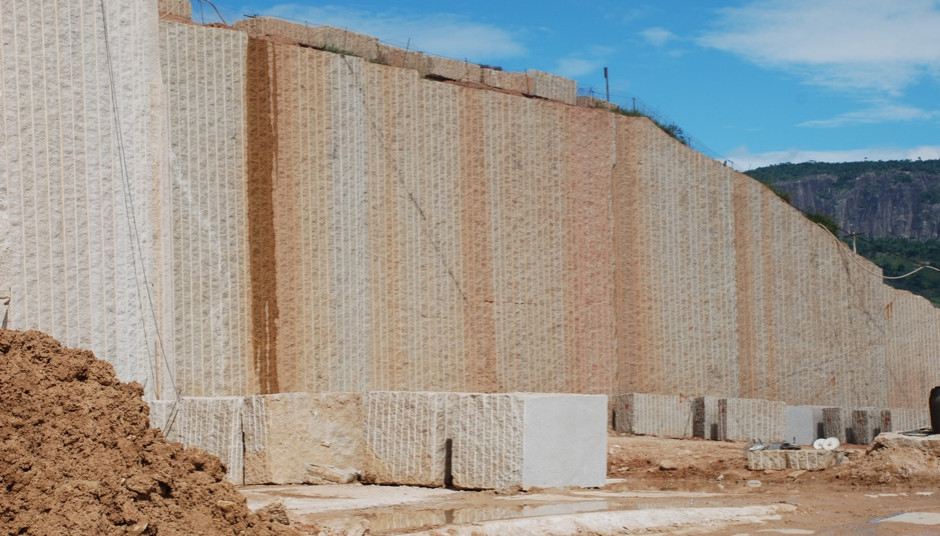 Giallo_Ornamentale_Quarry_12