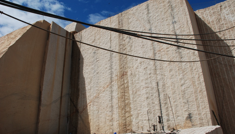 Giallo_Ornamentale_Quarry_13