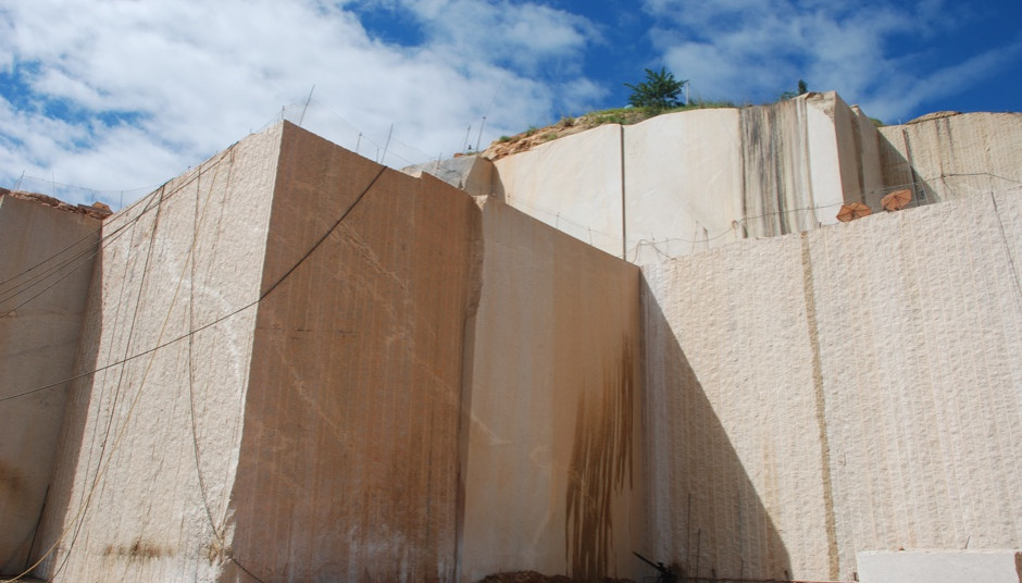 Giallo_Ornamentale_Quarry_6