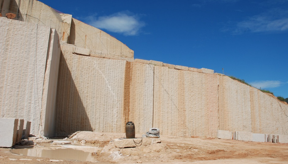 Giallo_Ornamentale_Quarry_8