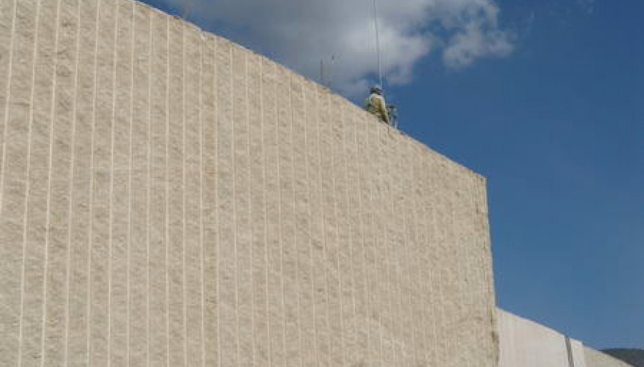 New_Venetian_Gold_quarry_02