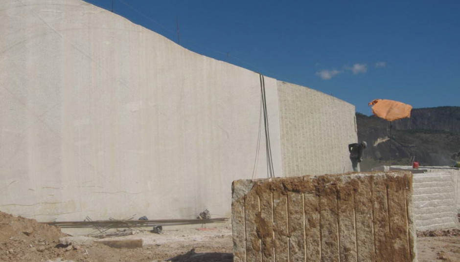 New_Venetian_Gold_quarry_08