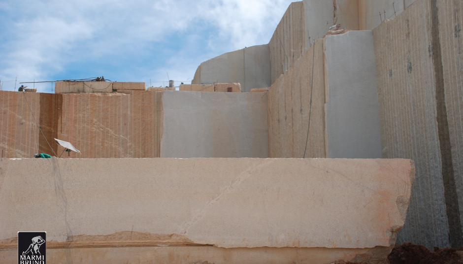 Ouro_Brasil_quarry_03