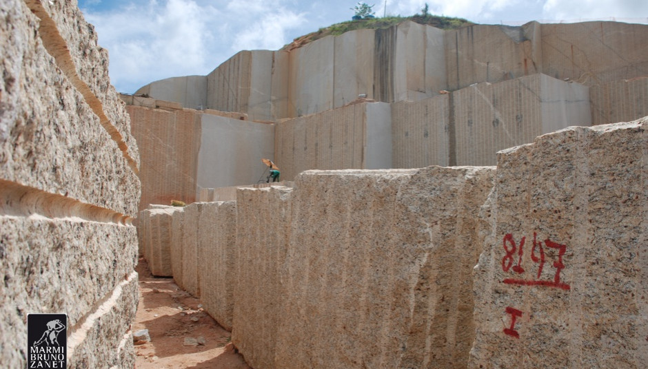 Ouro_Brasil_quarry_04