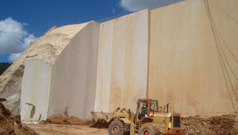 Ouro_Brasil_quarry_15