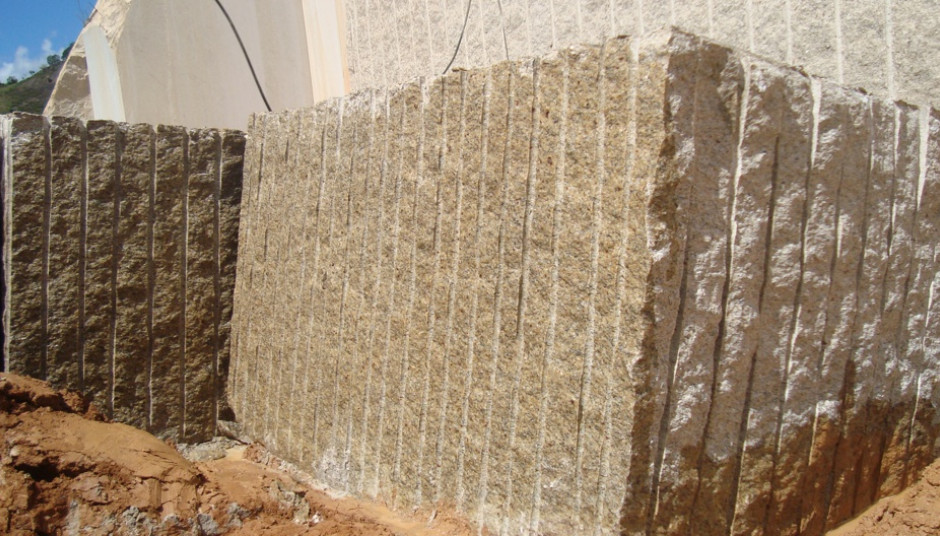 Ouro_Brasil_quarry_16